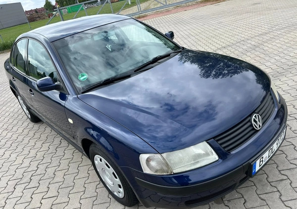 Volkswagen Passat cena 3500 przebieg: 188161, rok produkcji 2000 z Świdnica małe 301